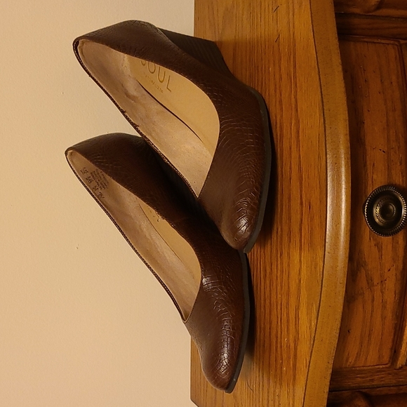 Like New SOUL Naturalizer Glimmer Pump - Picture 5 of 8